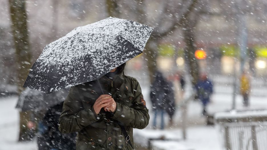 Silny wiatr i śnieżyce dały się we znaki Polakom