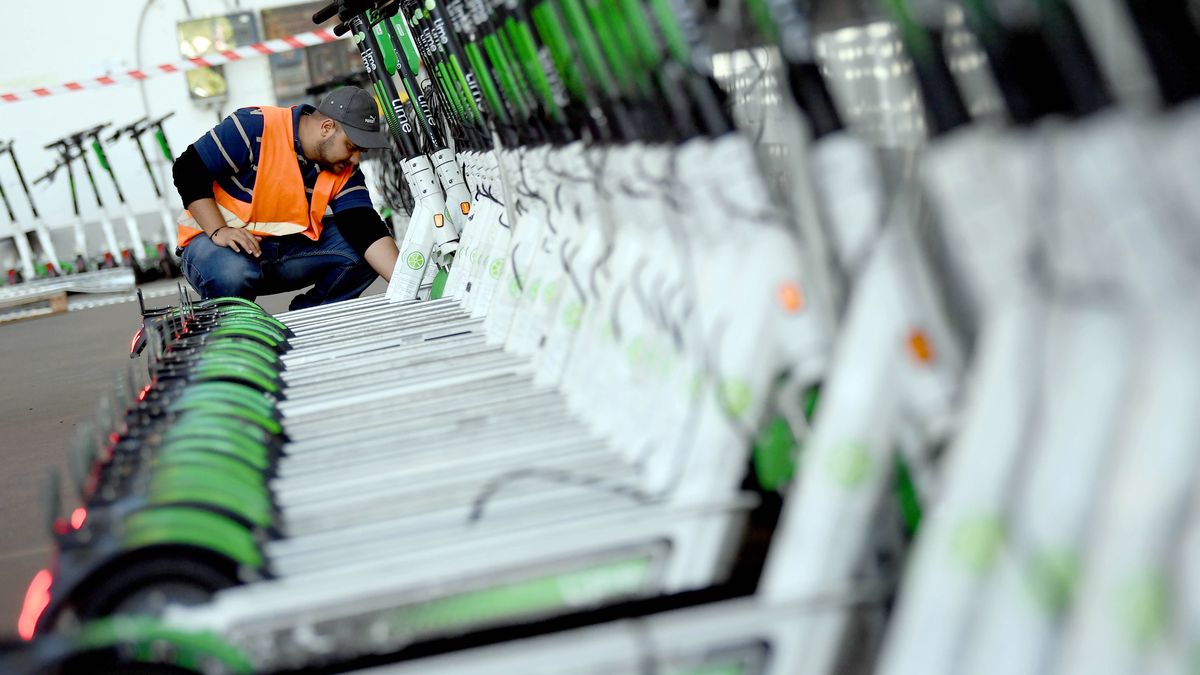 Ładowanie hulajnóg nagle przestało być opłacalne - mówią "juicerzy" współpracujący z Lime