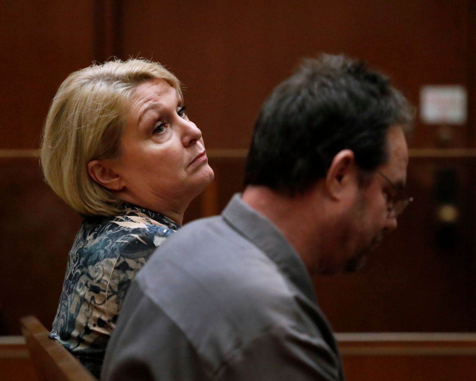 Samantha Geimer z mężem podczas rozprawy w Los Angeles.