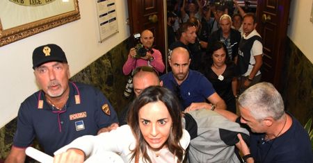 Włoskie media ujawniły dane i wizerunek gwałciciela w Rimini. Internauci odnaleźli go na Facebooku