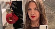 Kinga Rusin w wigilijnej stylizacji pokazała swoją luksusową łazienkę. Na ścianach rządzą marmury