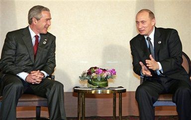 Bush z Putinem dyskutują telefonicznie o Kosowie
