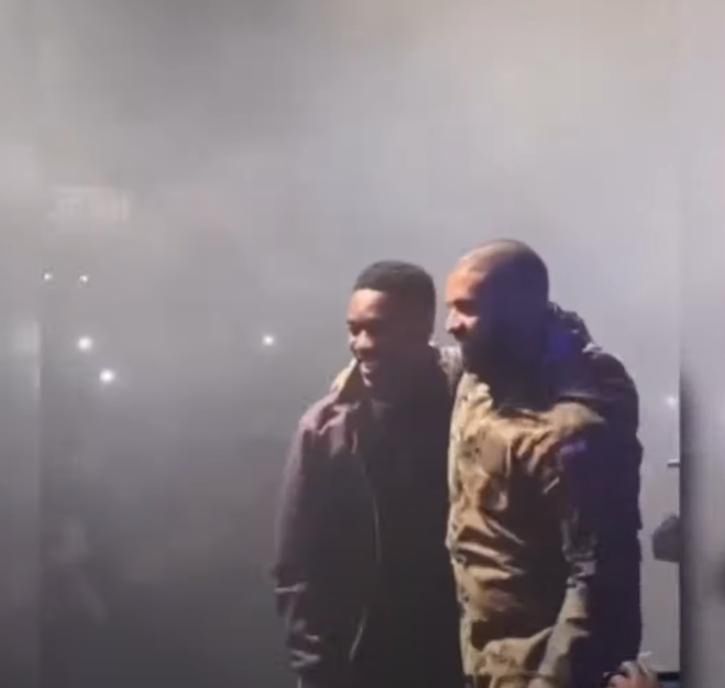 Drake w mundurze polskiej armii.. Skrin z YT