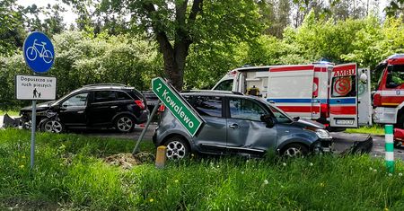 Poważny wypadek koło Margonina. Zderzyły się trzy samochody