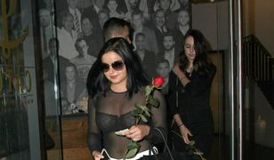 Ariel Winter nawet na ulicy chwali się bielizną. Seksowna?