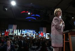 Hillary Clinton w płaszczu od Armaniego wywołała burzę w sieci. Jak powinni ubierać się politycy?