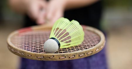 Badminton - zasady gry w kometkę