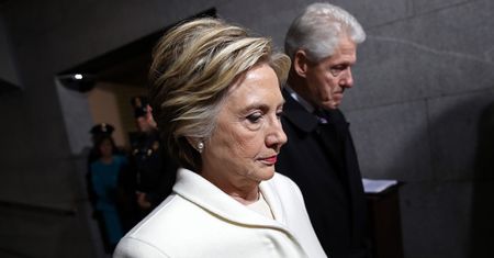 Hillary Clinton w białym garniturze na inauguracji Donalda Trumpa