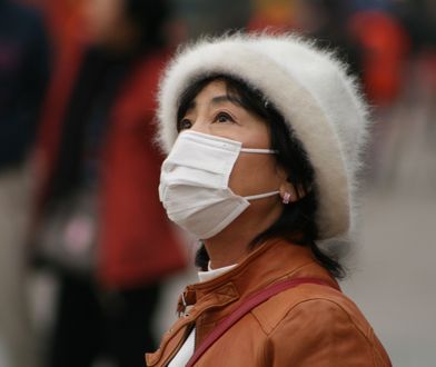 Koronawirus może przenosić się na banknotach. WHO zaleca transakcje zbliżeniowe