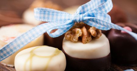 Eleganckie pralinki na Dzień Nauczyciela. Chwila przyjemności w pięknym opakowaniu