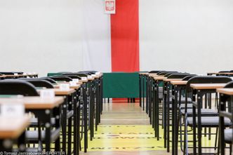 Strajk nauczycieli. Egzaminy w Warszawie się odbędą