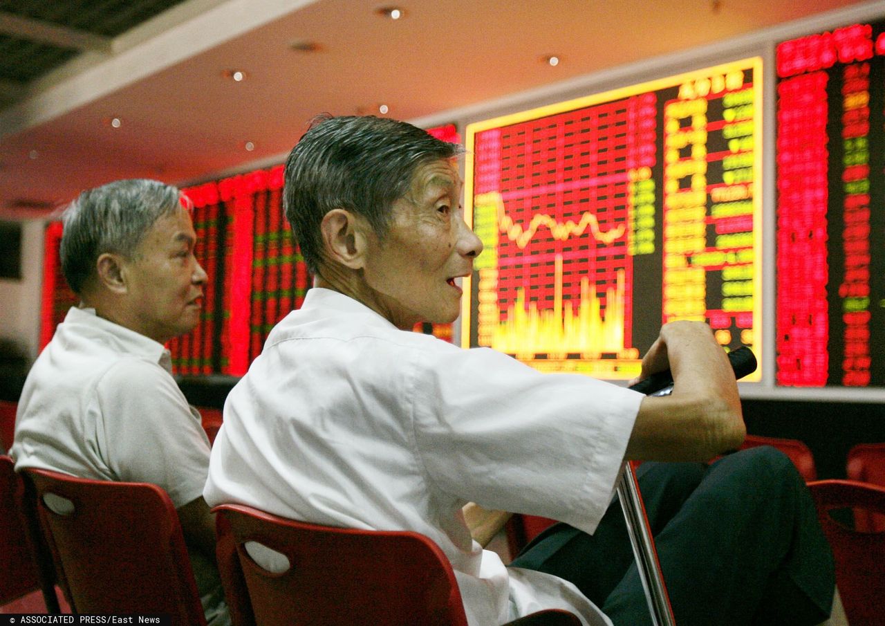 Chińska giełda dołuje przez koronowirusa. Spadki najmocniejsze od pół roku