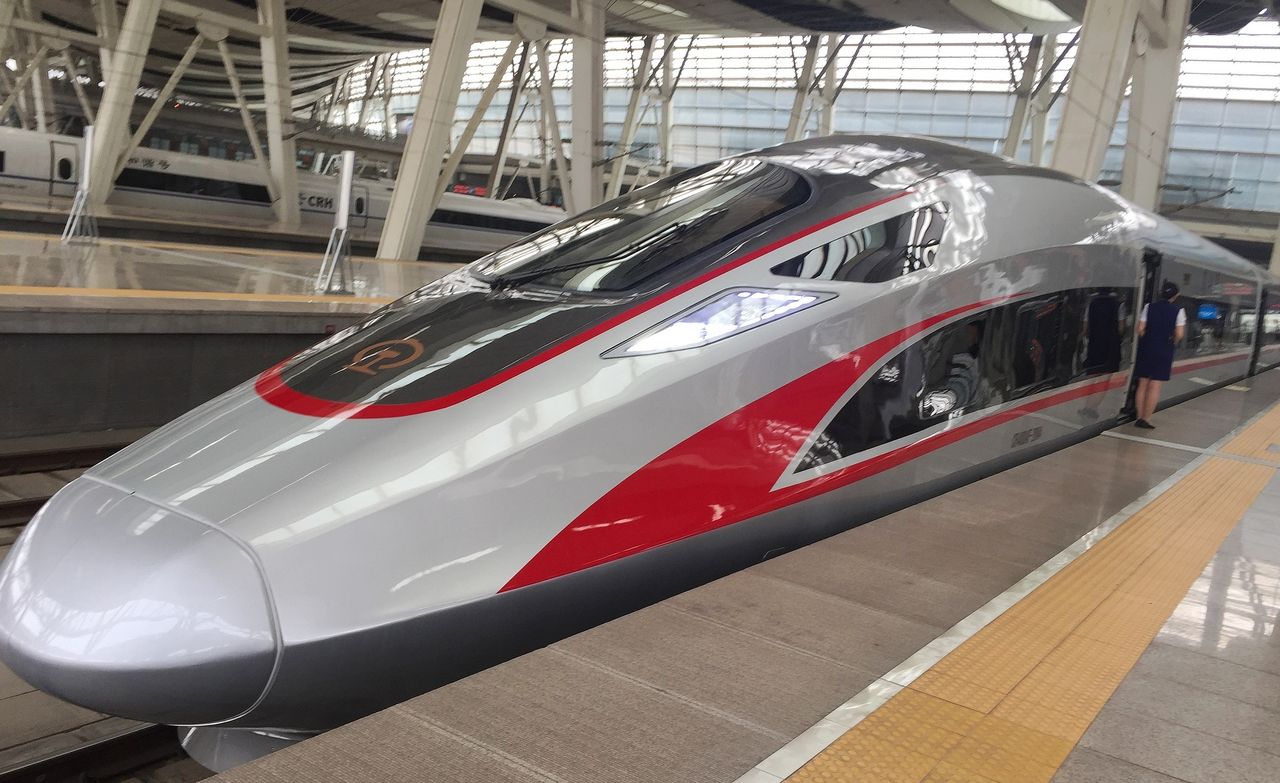 Chińskie pociągi znowu najszybsze na świecie. Najnowsze osiągają prędkość nawet do 400 kmh