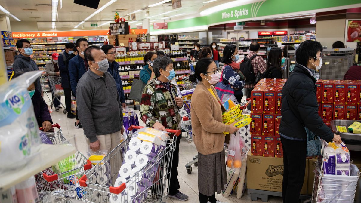 Dla wielu Chińczyków zakupy to jedyna ostatnio okazja do wyjścia z domu 