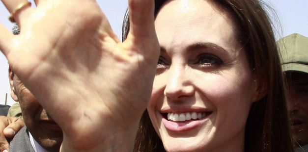 Angelina pokazała pierścionek!