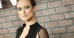 Olivia Wilde w czerni na premierze "Vinyl"