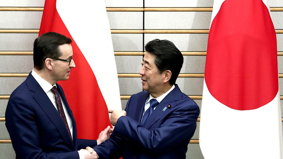 Morawiecki obecnie przebywa w Tokio. 21 stycznia rozmawiał z premierem Japonii Shinzō Abe.