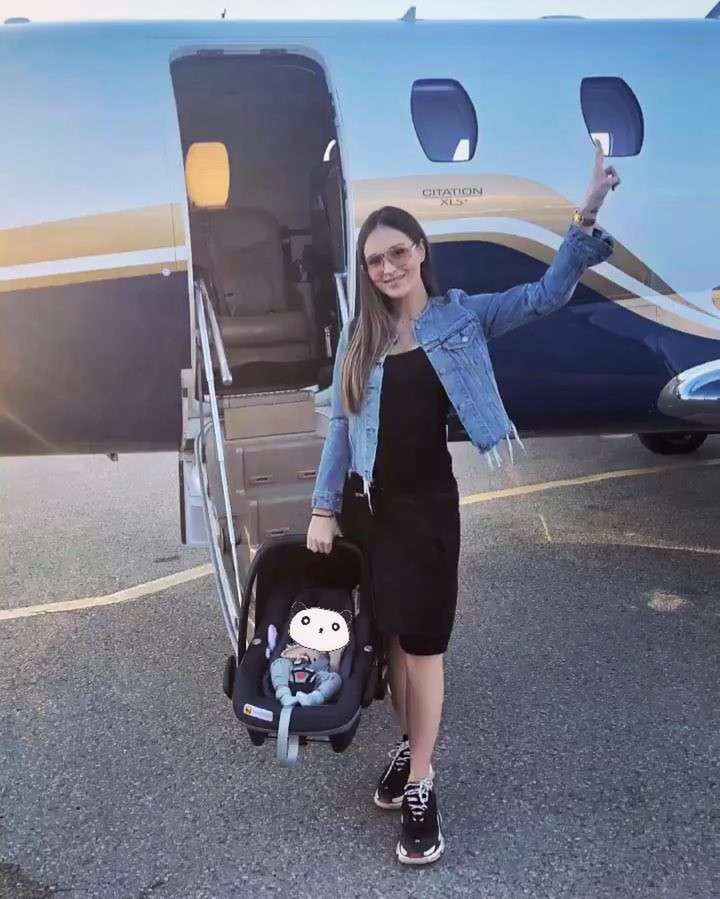 Marina i Liam mają prywatny samolot