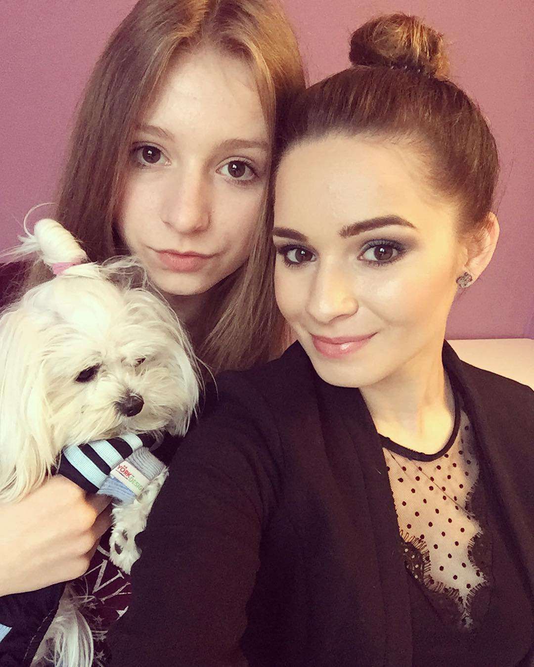 Ewelina Lisowska z siostrą Olą