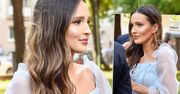 Ślub Opozdy i Królikowskiego. Marina pokazała nogi w ultra mini. Delikatny błękit idealnie podkreślił jej urodę