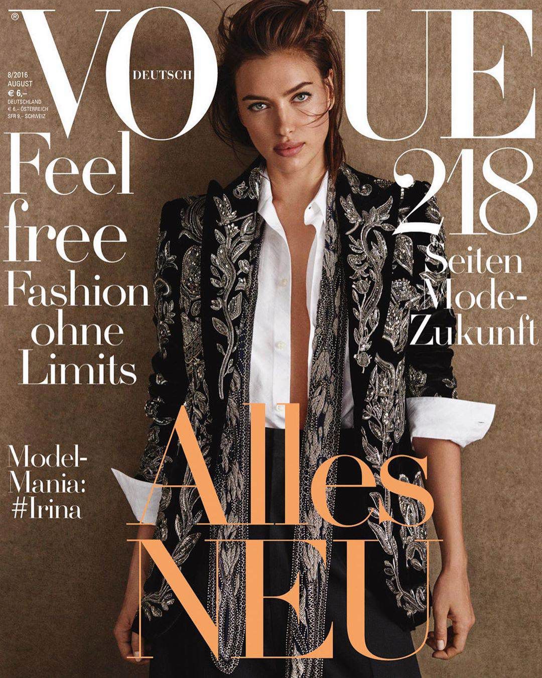 Irina Shayk w marynarce Balmain na okładce Vogue'a