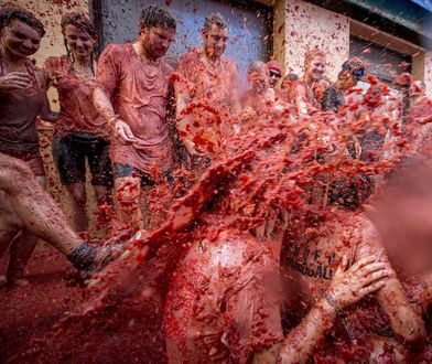 Tomatina 2017 – słynna bitwa na pomidory znów przyciągnęła tysiące osób