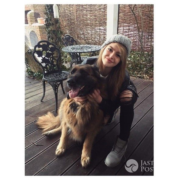 Karolina Pisarek z psem - Instagram