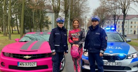 "Jak w Szybkich i wściekłych". Warszawska policja i Karolina Pilarczyk walczą z piratami drogowymi.