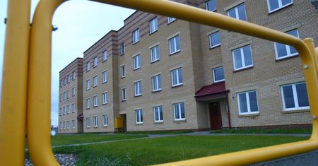 6 tys. zarobków i 500 plus. "Mieszkają we czwórkę w 25-metrowym mieszkaniu"