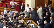 Przepychanki między ukraińskimi deputowanymi. Blokada trybuny parlamentarnej