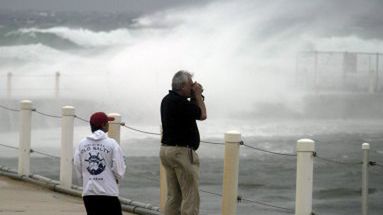 Wysokie fale na plaży Boynton na Florydzie