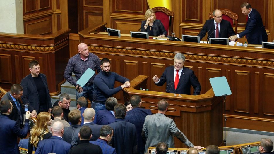 Petro Poroszenko podczas debaty nad wprowadzeniem na Ukrainie stanu wojennego