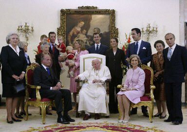 Papież przyjął rodzinę królewską