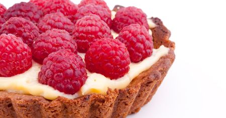 Tarta z malinami - przepis. Przygotuj słodki deser na lato