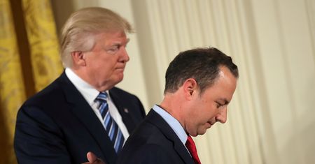 Trump oddala się od mainstreamu. A mainstream od niego