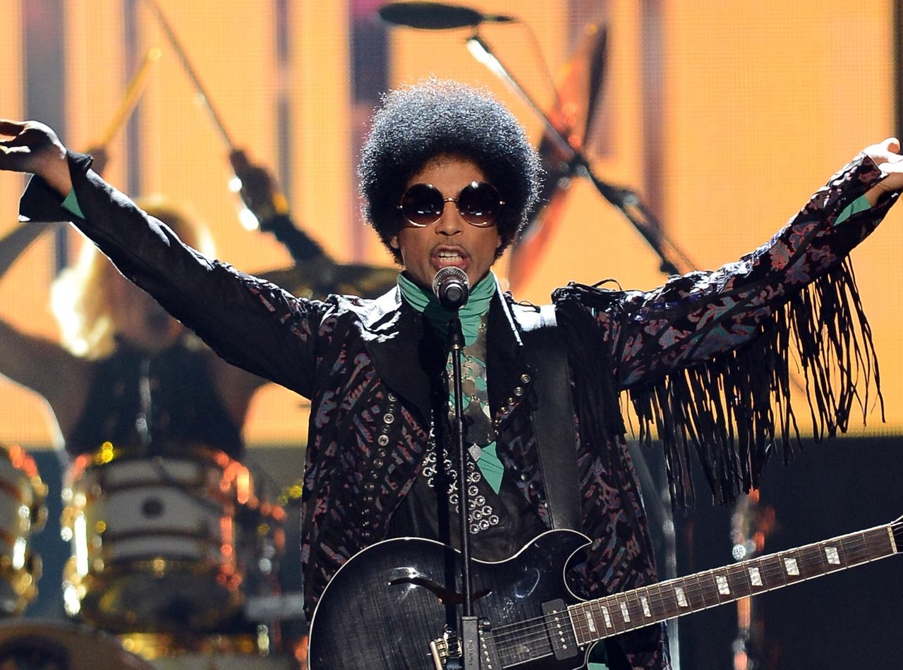 Prince przewidział swoją śmierć? Media spekulują na temat przyczyny zgonu