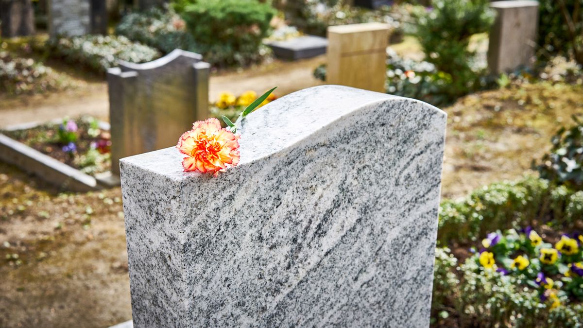 dziecko cmentarz indie