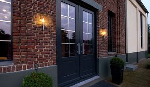 Oświetlenie zewnętrzne - efektownie i praktycznie na elewacji domu