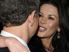 Catherine Zeta-Jones - po chorobie nie ma śladu