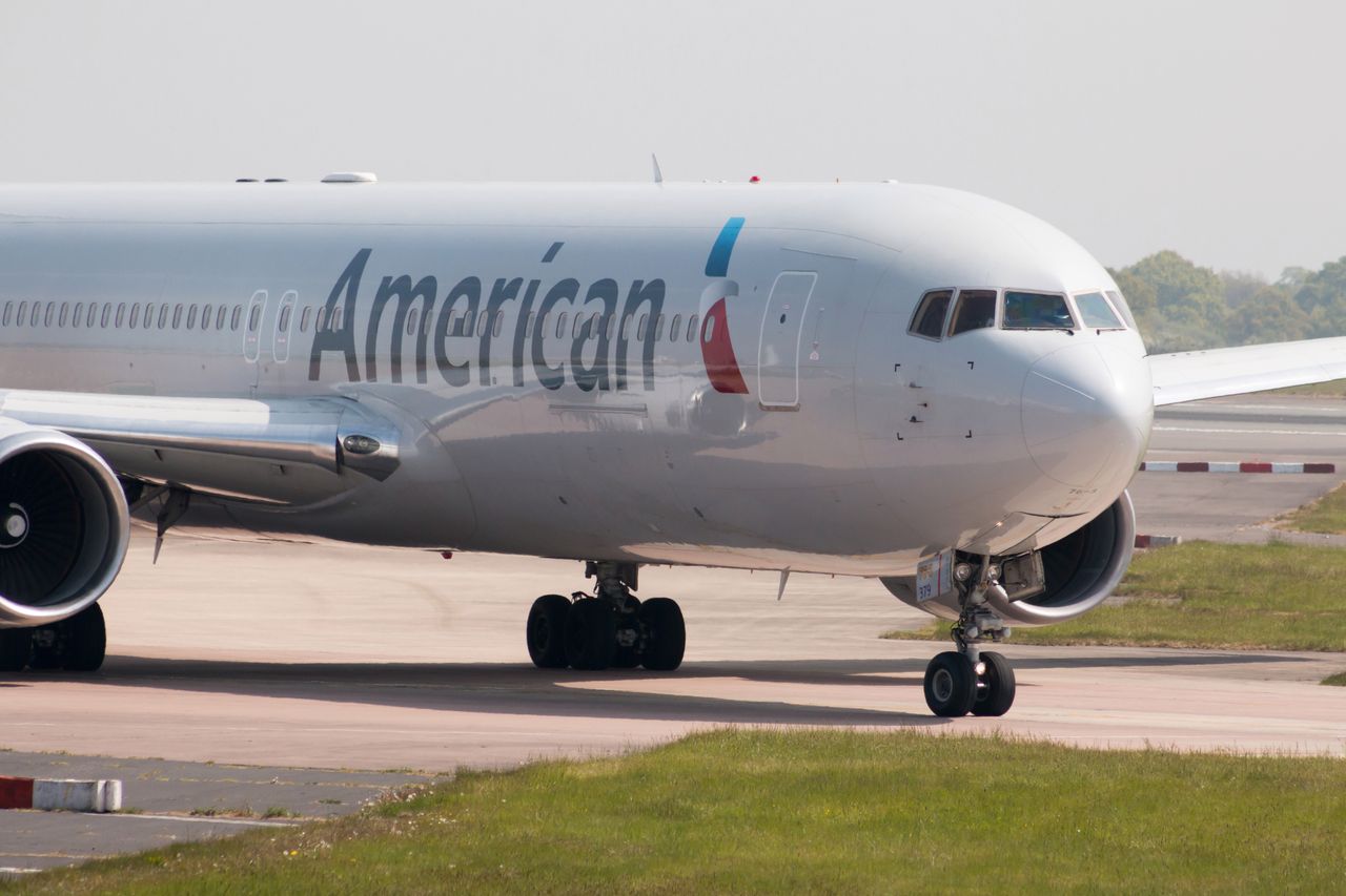 American Airlines promuje połączenia do Krakowa wódką. Zobacz kontrowersyjne wideo