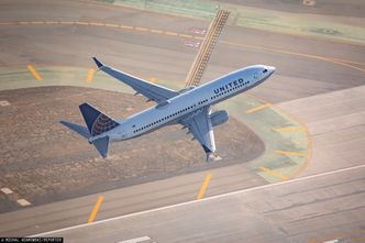 Koronawirus przestraszy turystów? Akcje linii lotniczych tanieją