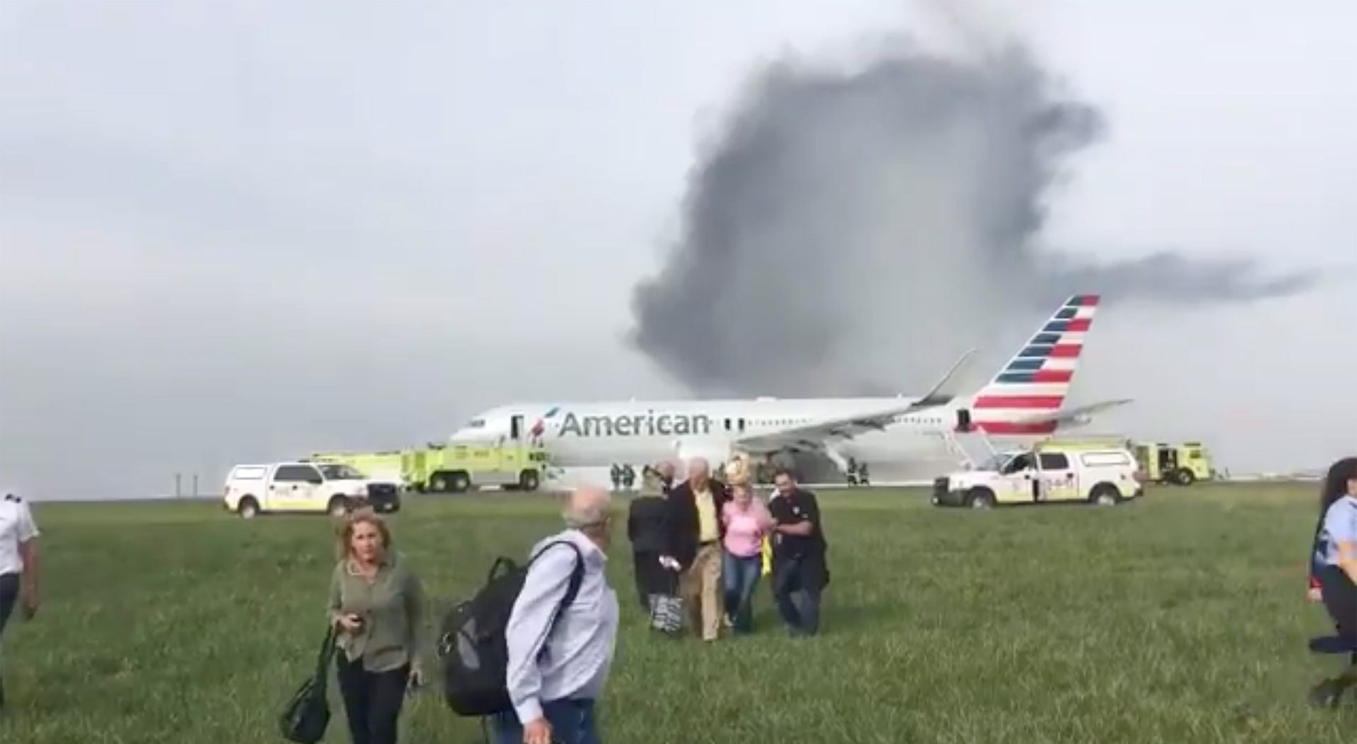 Samolot ze 170 osobami na pokładzie stanął w płomieniach