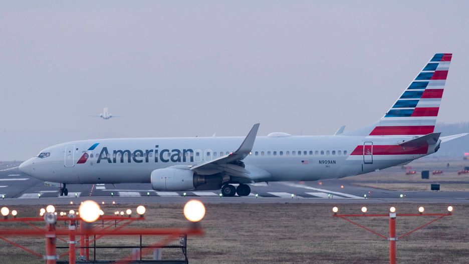 American Airlines lot z Chicago do Krakowa reklamują zdjęciem Gdańska