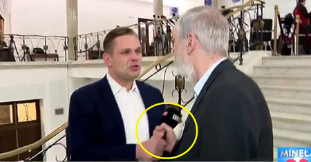 Poseł PO wyrywa mikrofon dziennikarzowi. Nie wytrzymał napięcia
