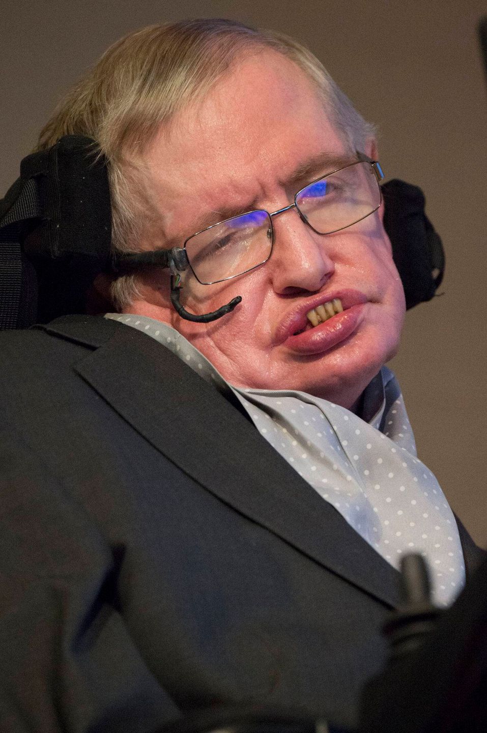 Stephen Hawking nie żyje
