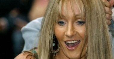 JK Rowling ostrzega przed oszustami