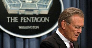Bush popiera Rumsfelda mimo "okropnej sytuacji"