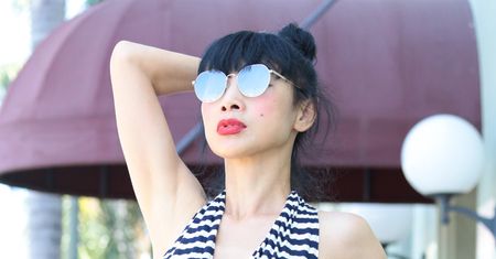 Bai Ling prowokuje w skąpej sukience i maseczce. Zrobi wszystko dla rozgłosu