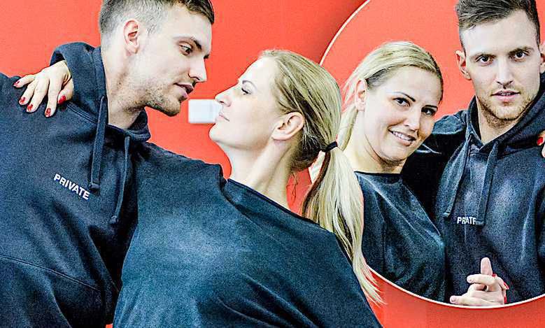 Odchudzona Dominika Tajner wyciska siódme poty w objęciach przystojnego trenera "Tańca z Gwiazdami"! Wiedzieliście, że jest gibka jak gimnastyczka?