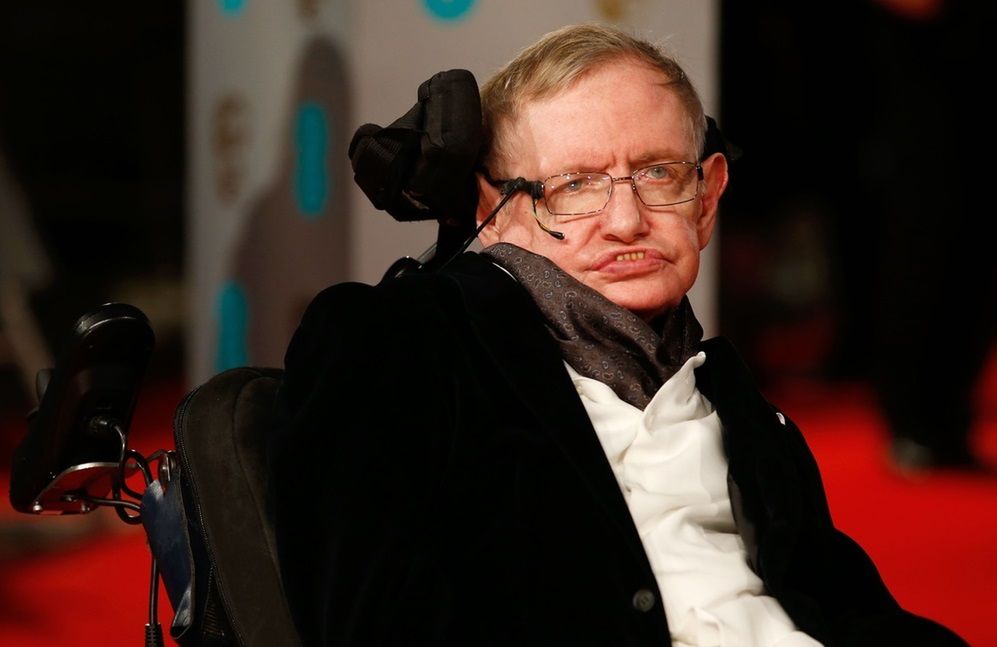 Stephen Hawking przed śmiercią odpowiedział na 10 fundamentalnych pytań